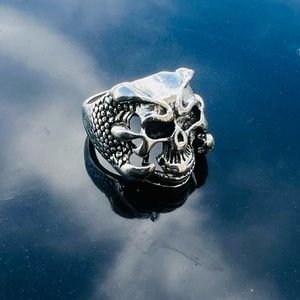 Stainless steel skull ring